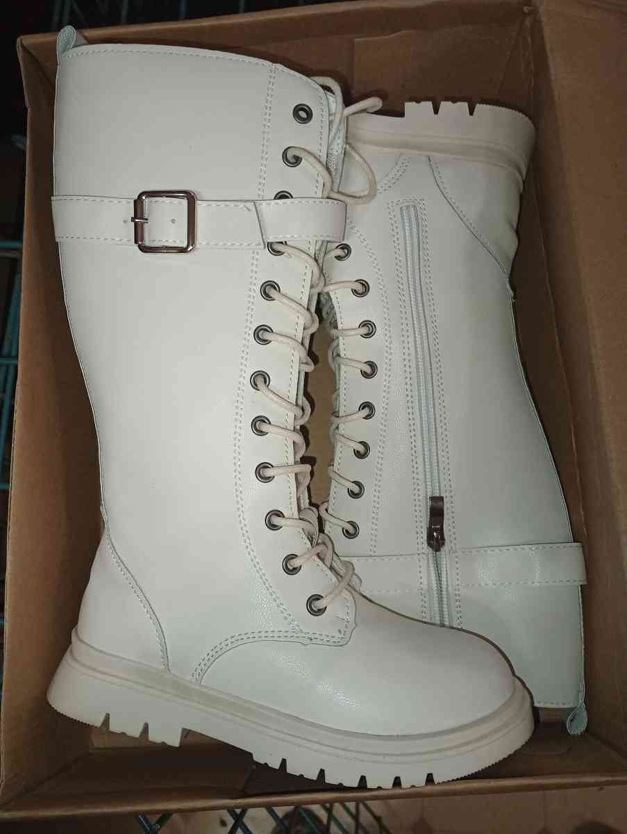 kids shoes - Blue Ridge, Georgia - FleaMarketBay