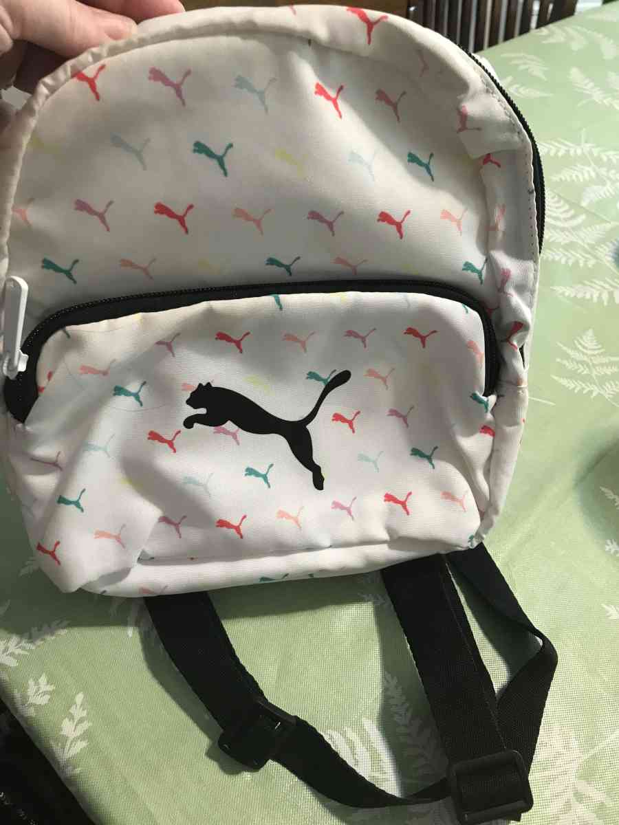 purse backpacks - Mc Lean, Virginia - FleaMarketBay