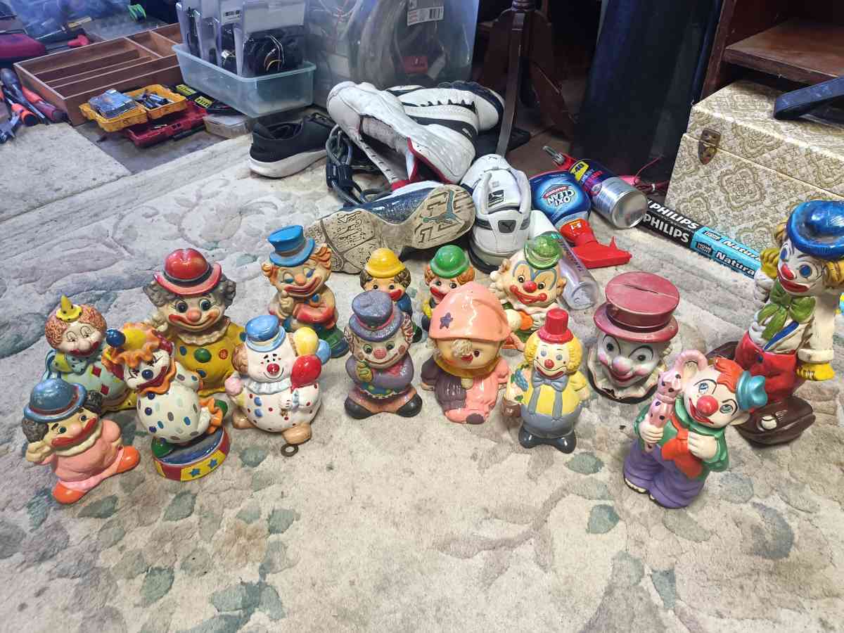vintage porcelain clowns - Louisville, Kentucky - FleaMarketBay