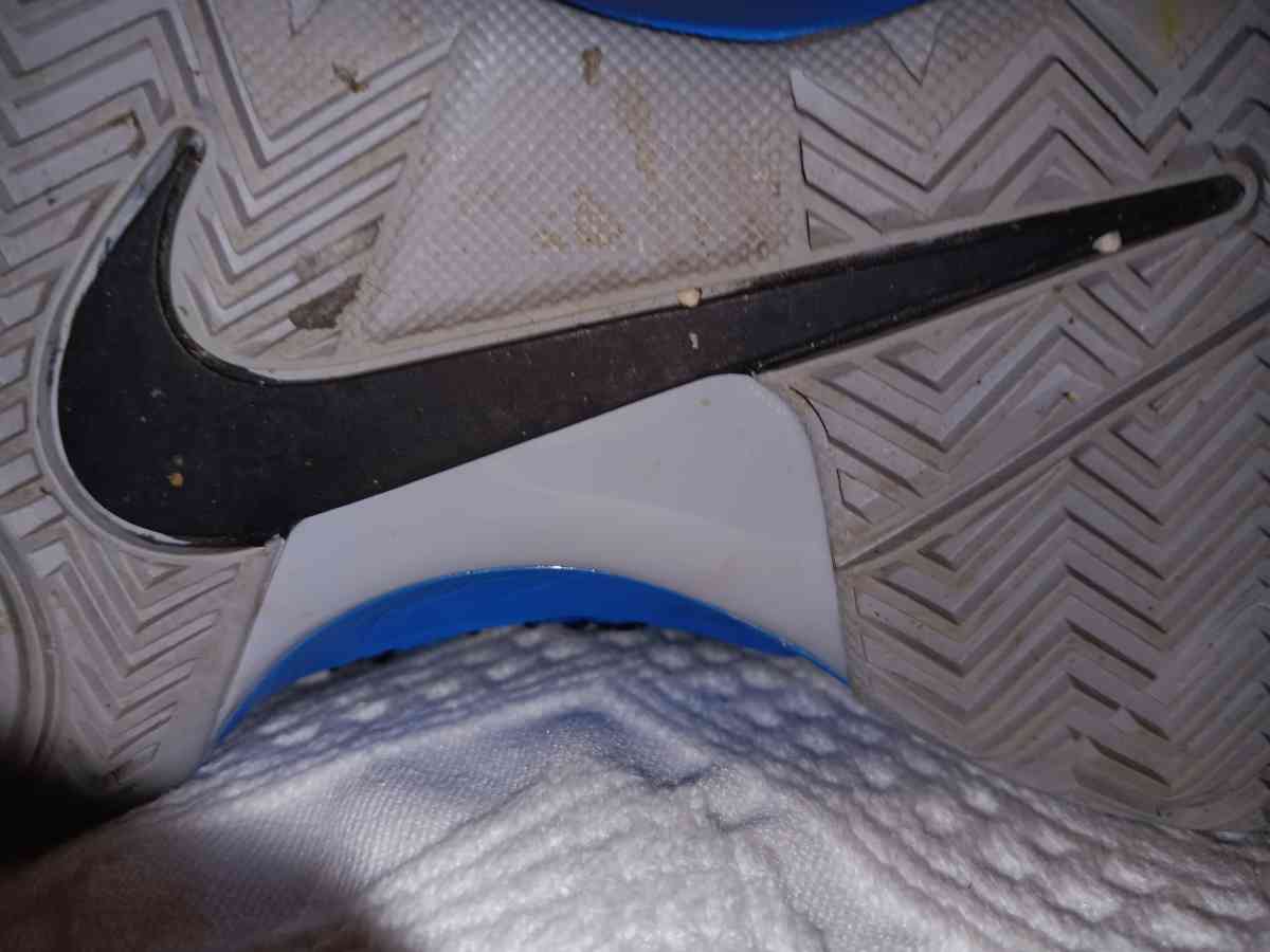 NIKE SNEAKERS - Barnstable, Massachusetts - FleaMarketBay