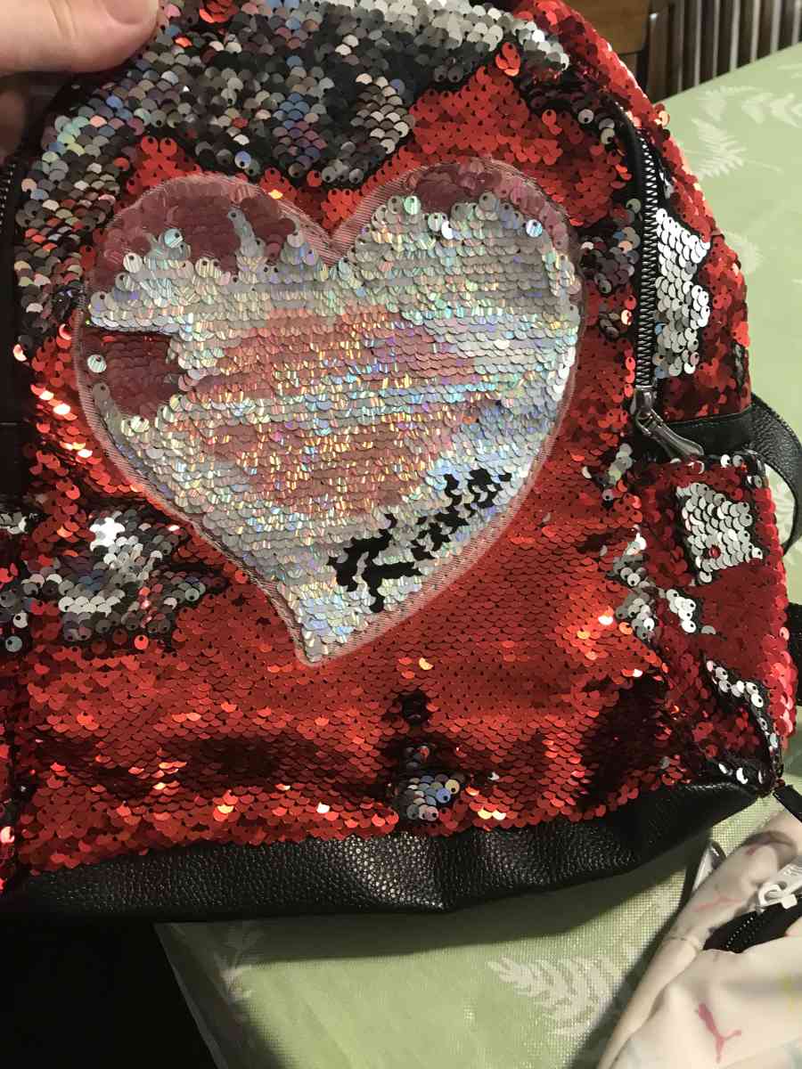 purse backpacks - Mc Lean, Virginia - FleaMarketBay