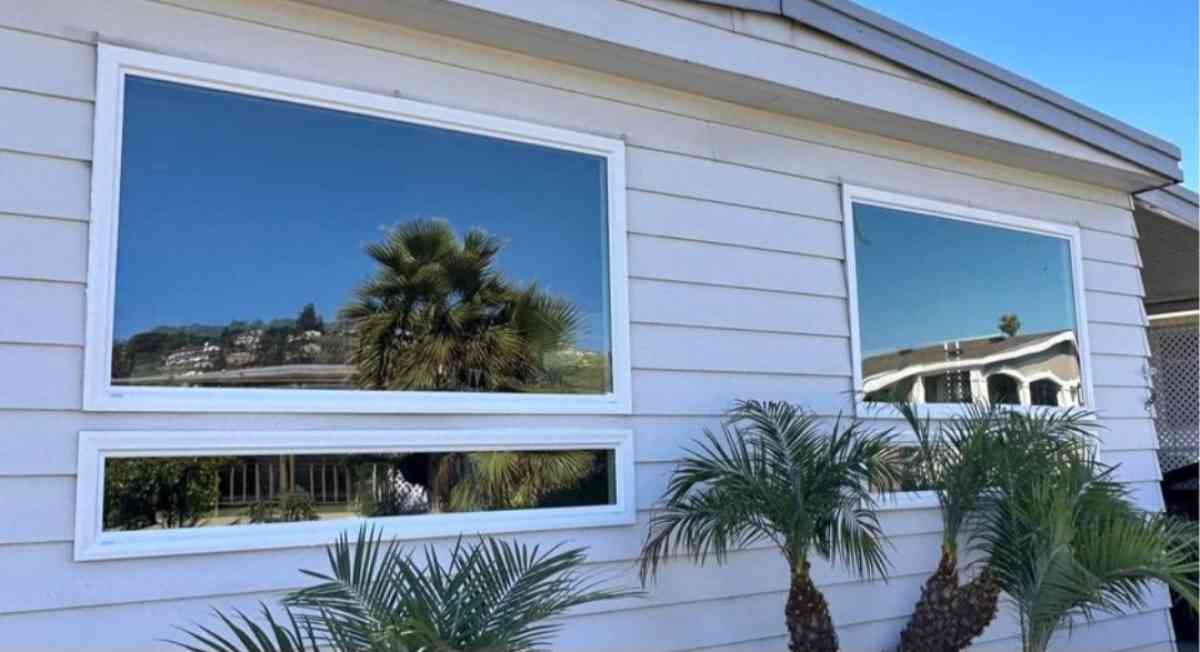 puertas Y Ventanas - Adelanto, California - FleaMarketBay