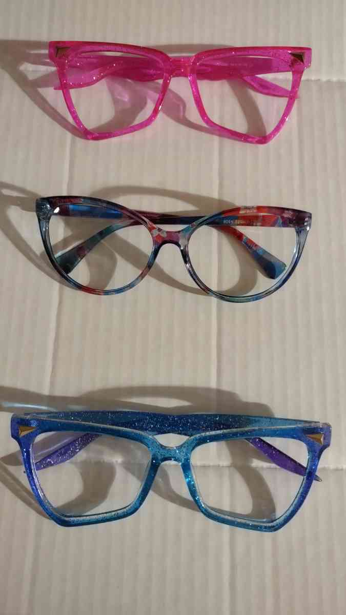 frame glasses in style - Cumberland, Rhode Island - FleaMarketBay