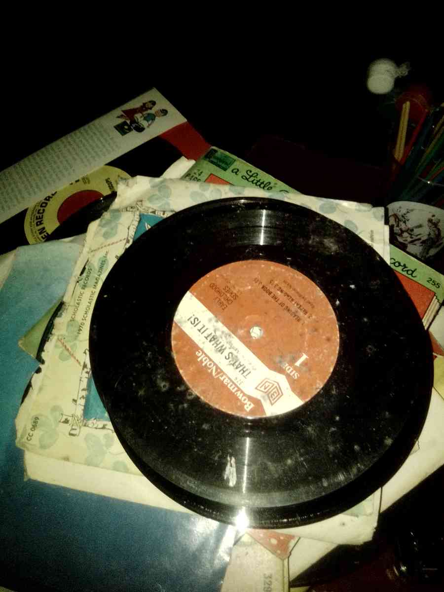 kids record books old stuff - Newellton, Louisiana - FleaMarketBay