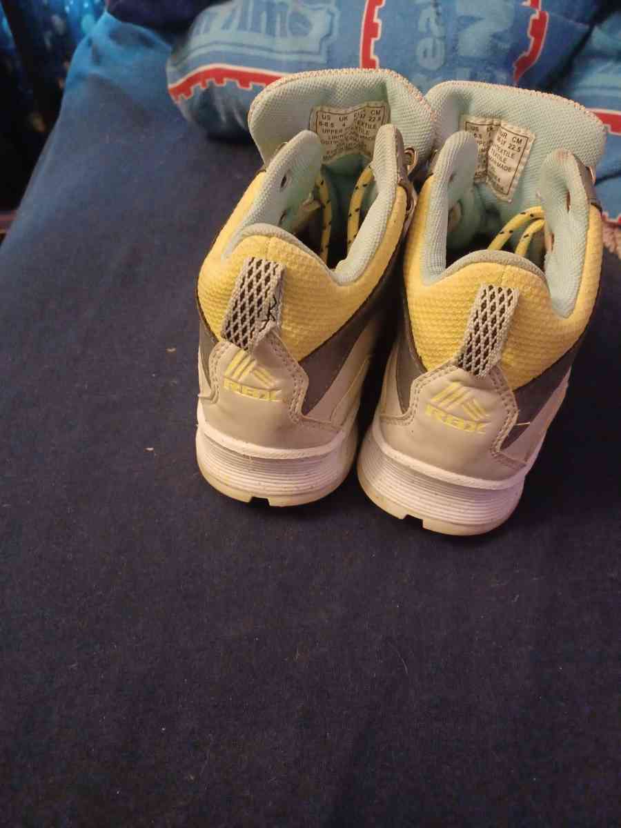 winter boots - Warriors Mark, Pennsylvania - FleaMarketBay