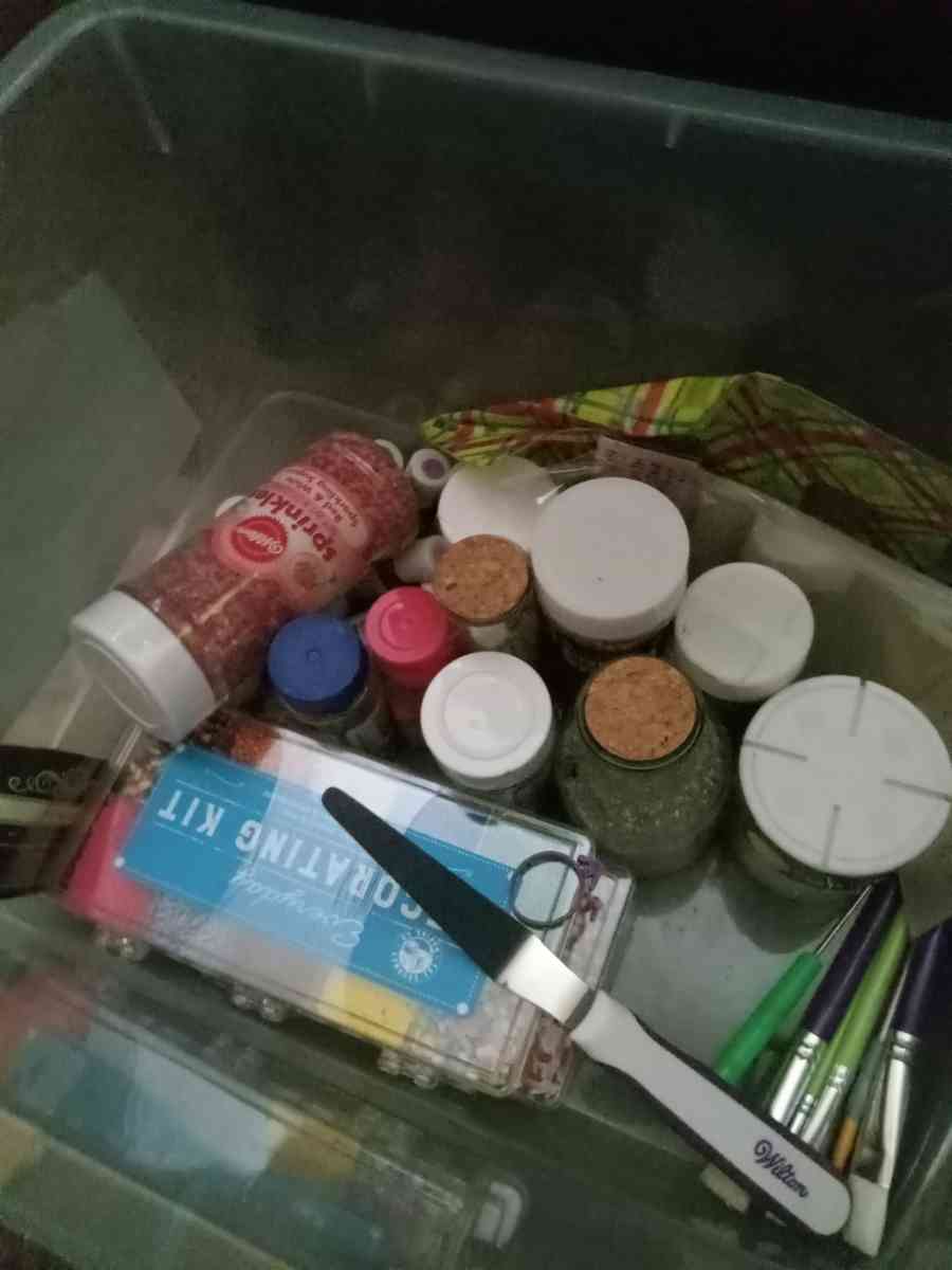 cake decorating  items - Omaha, Nebraska - FleaMarketBay