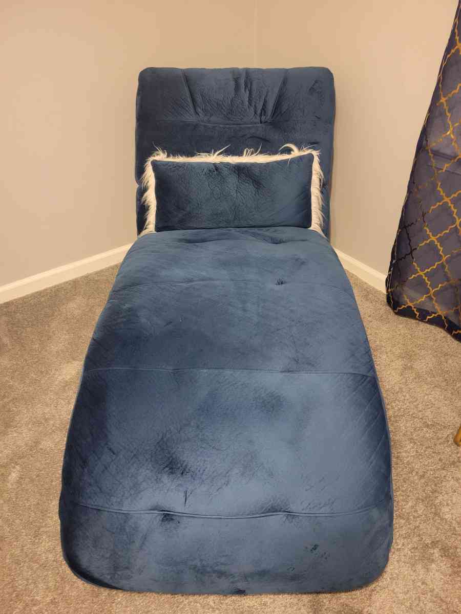 Chaise Lounge - Virginia Beach, Virginia - FleaMarketBay