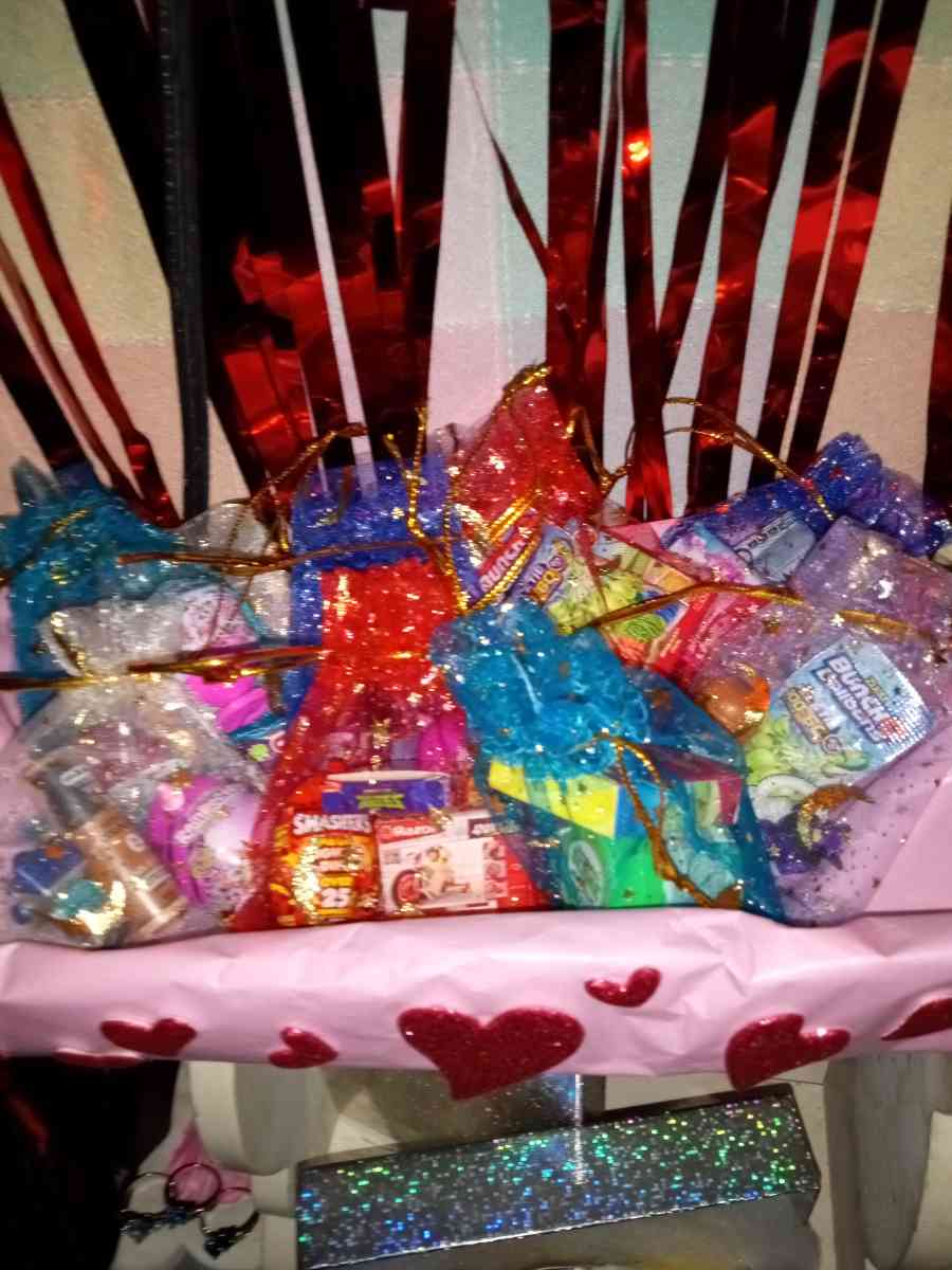 Costume Jewelry and other homemade art - Newberg, Oregon - FleaMarketBay