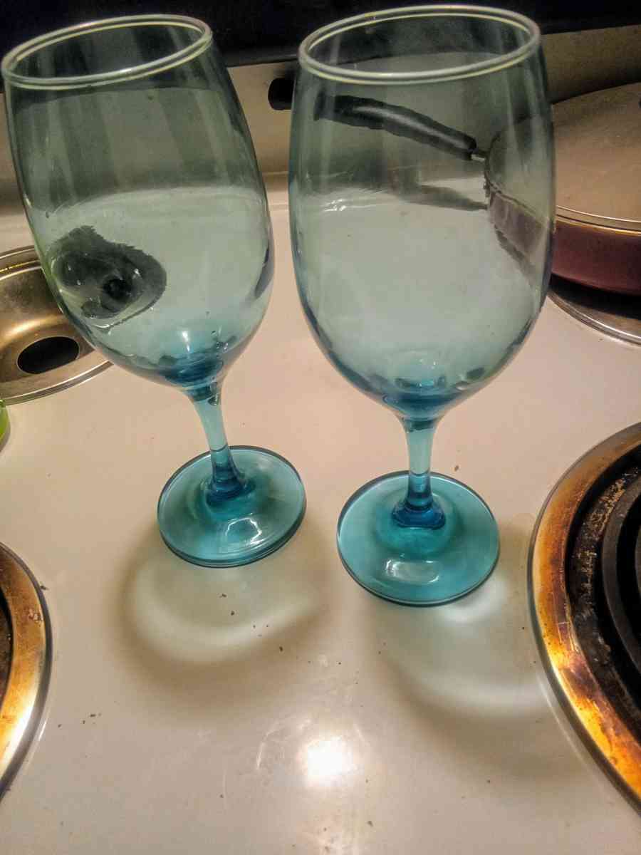 Wine glasses - Ontario, New York - FleaMarketBay