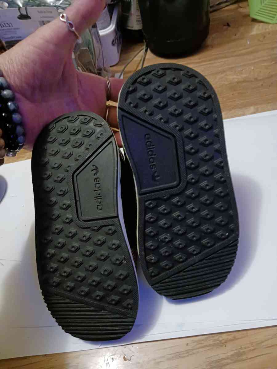 Adidas girl 7 kids New - Glenallen, Missouri - FleaMarketBay