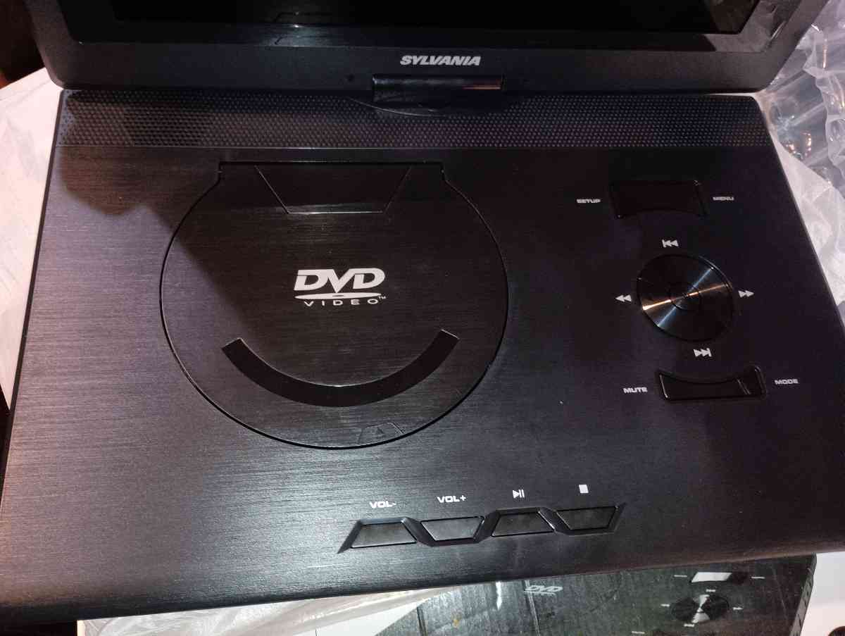 Sylvania SDVD portable player - Adrian, Michigan - FleaMarketBay