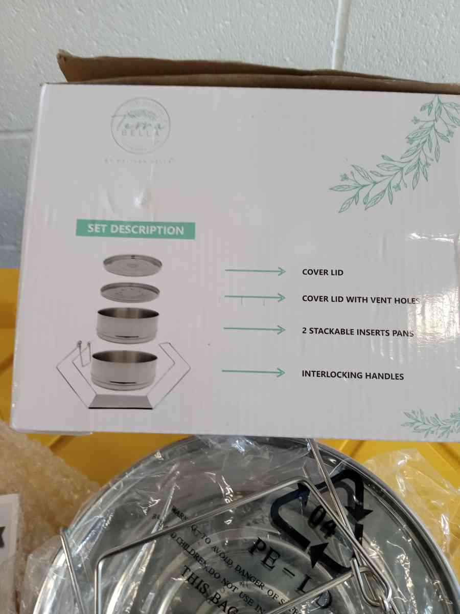 the lnsert pans of 3 compartments new TERRA BELLA - Adelanto, California - FleaMarketBay