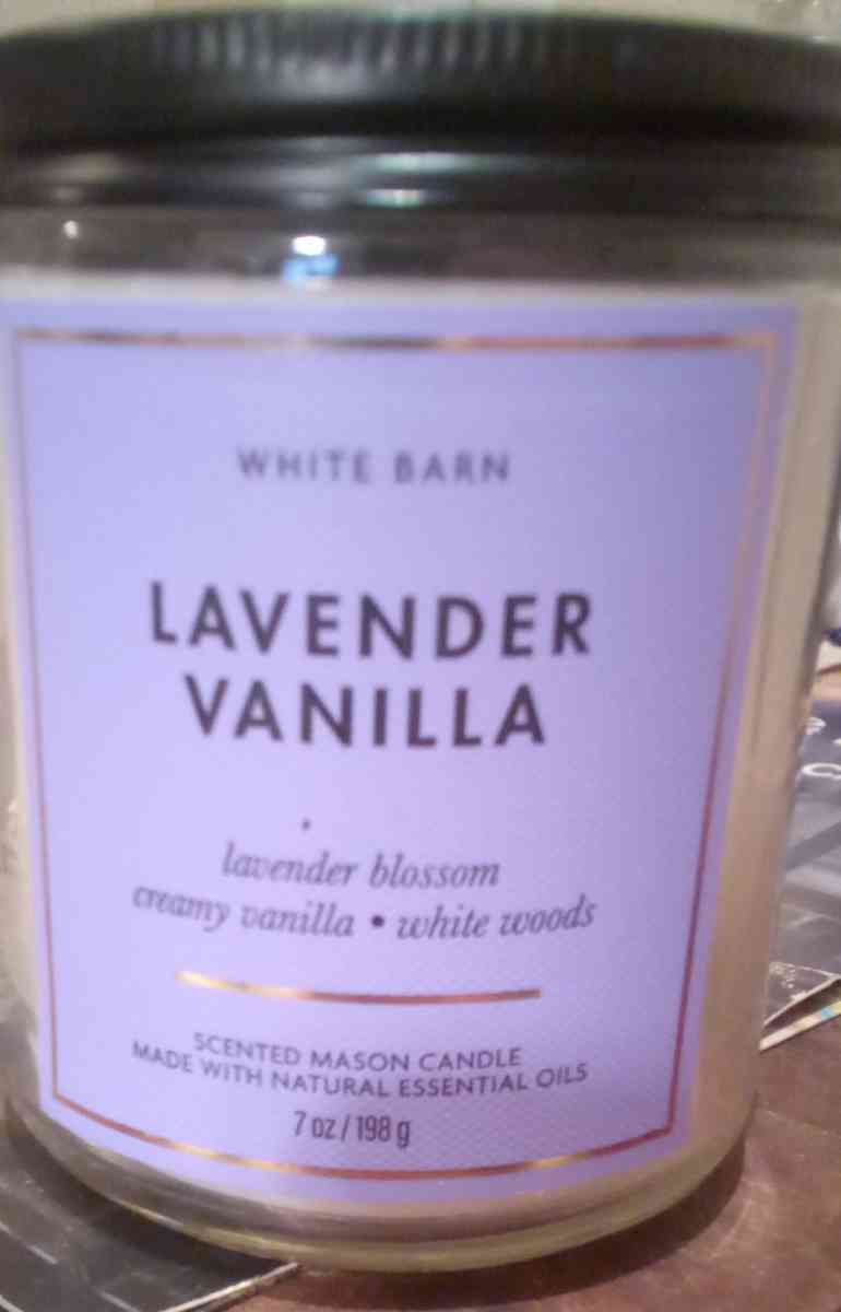 FRAGRANCE DIFFERENTS KINDA CANDLES - San Bernardino, California - FleaMarketBay