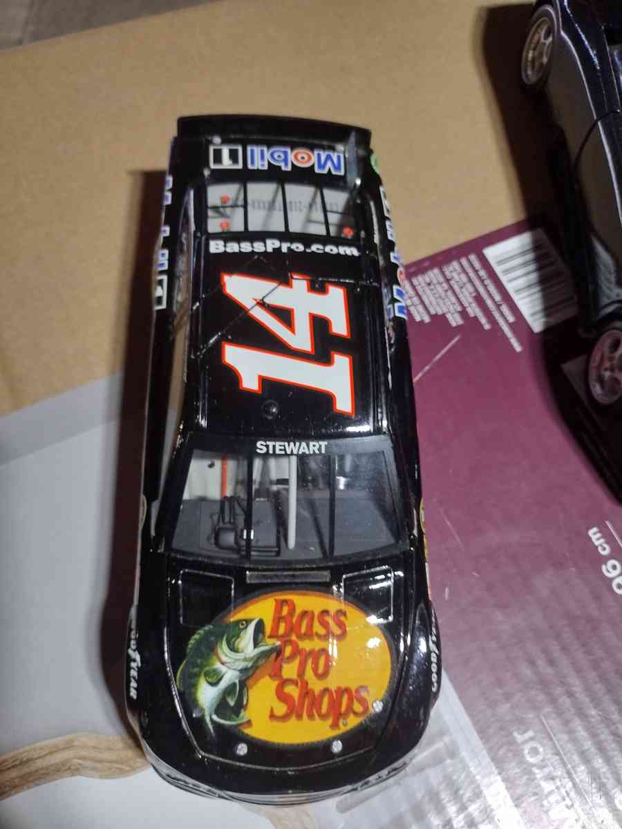 Lot of 7  1 24 scale diecast cars Lionel and maisto - Katy, Texas - FleaMarketBay