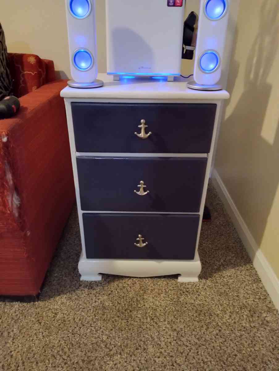 refurbished nightstand - Gulfport, Mississippi