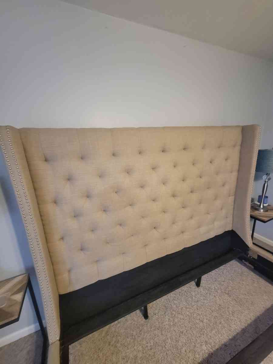 King Bed - Virginia Beach, Virginia - FleaMarketBay