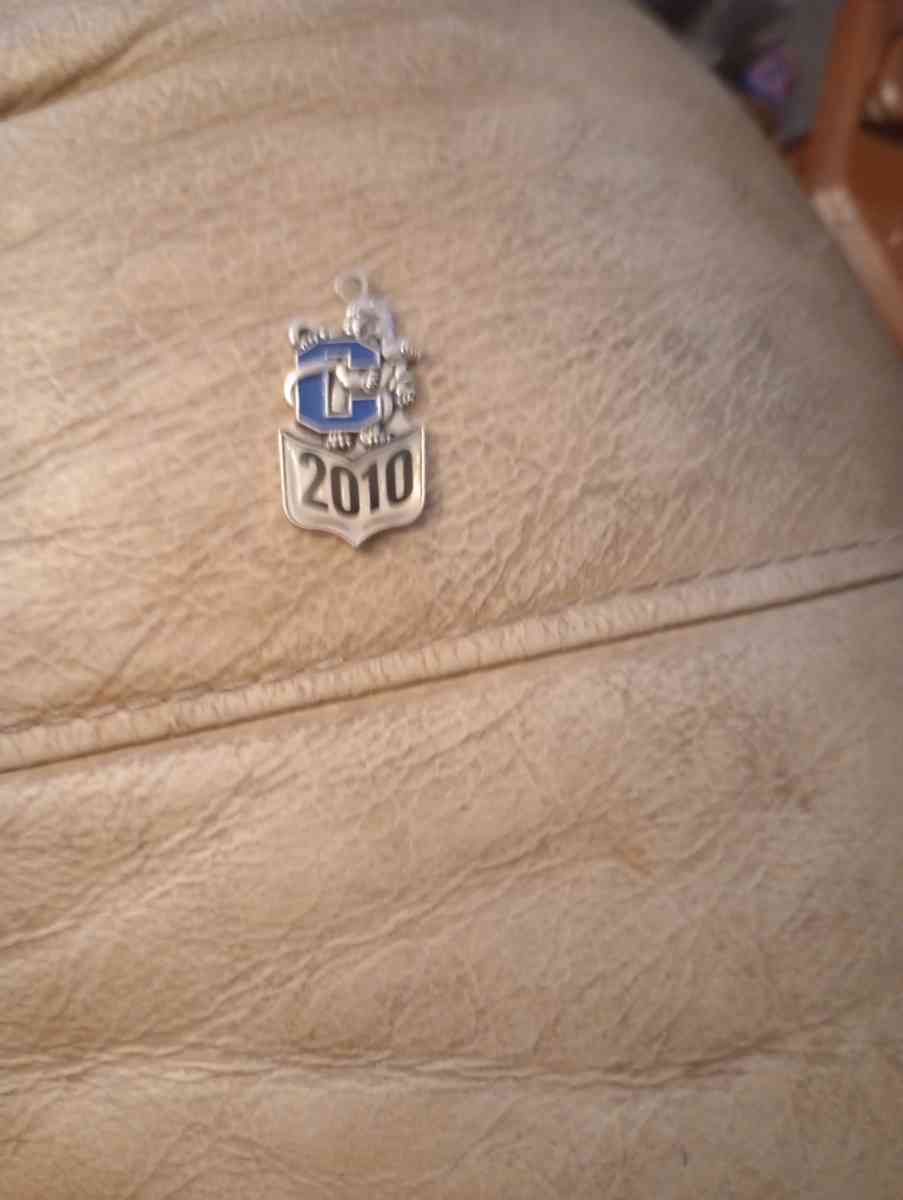 a keychain thing and earrings - Freeland, Pennsylvania - FleaMarketBay