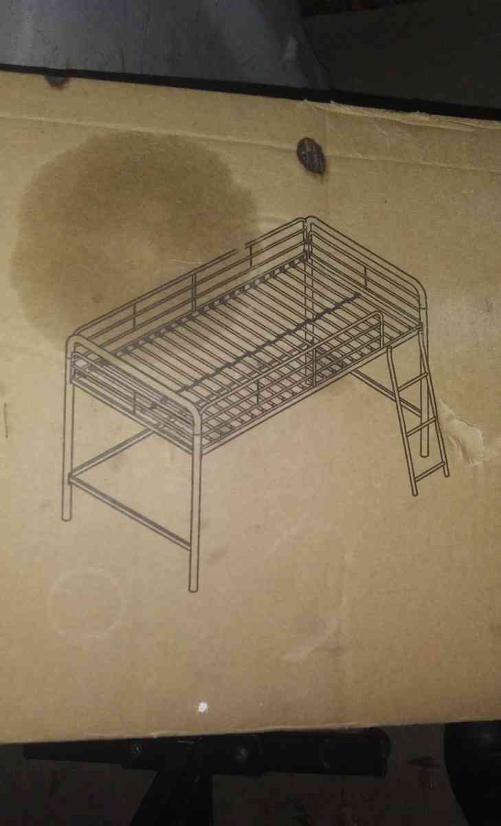 black metal frame canopy bed there are two both black metal - Ocala, Florida - FleaMarketBay