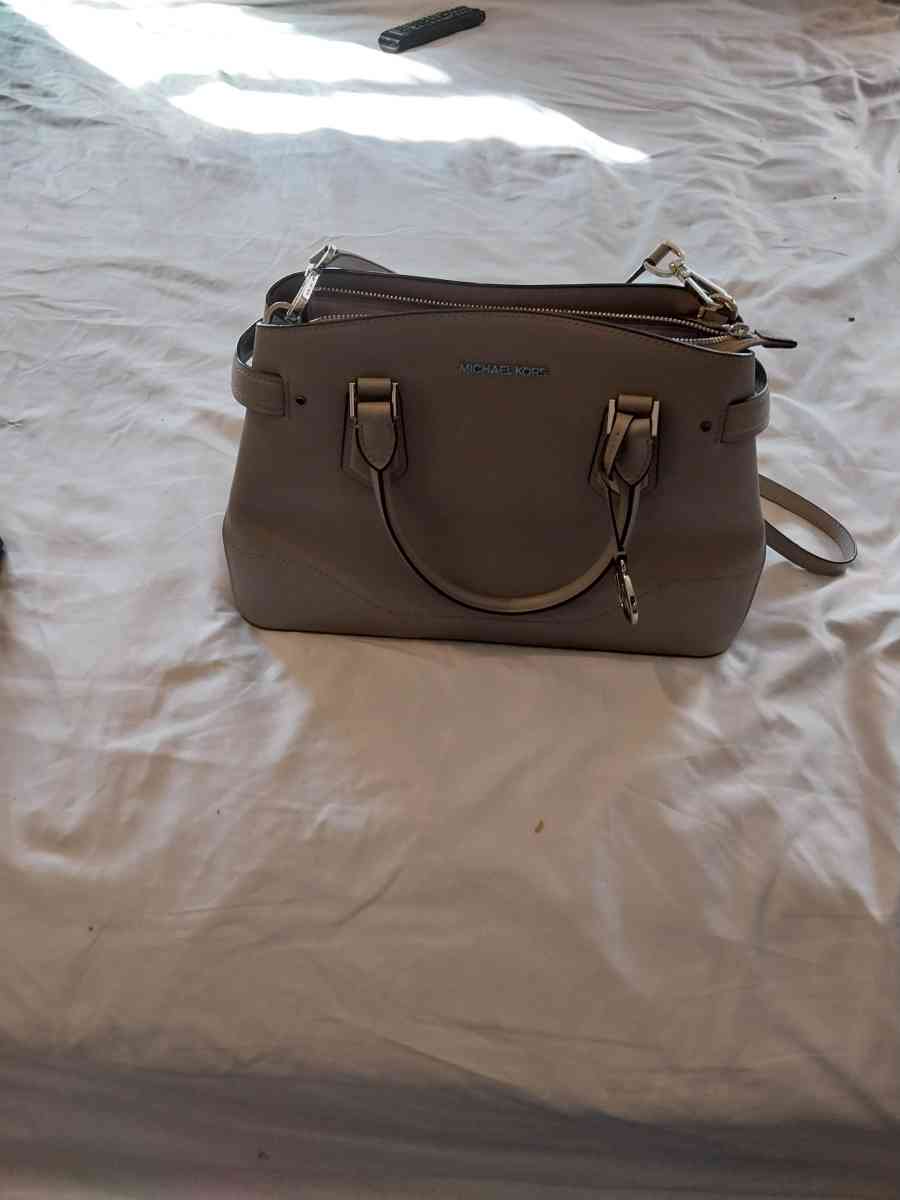Michael kors purse - Mount Orab, Ohio - FleaMarketBay