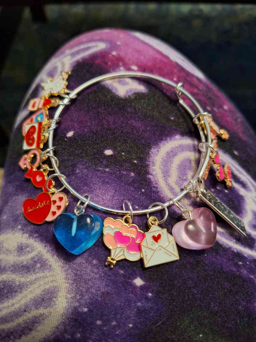 bracelet and keychain - Charleston, South Carolina - FleaMarketBay