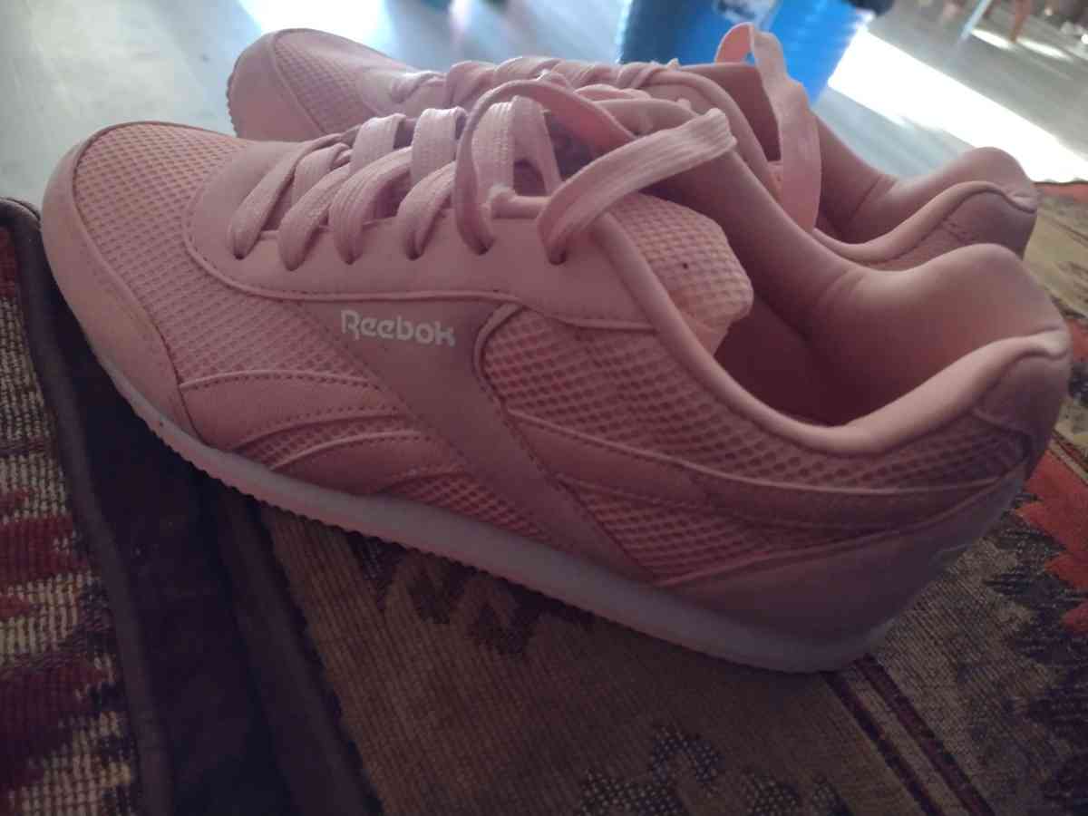Reebok Shoes size 5 - San Antonio, Texas - FleaMarketBay