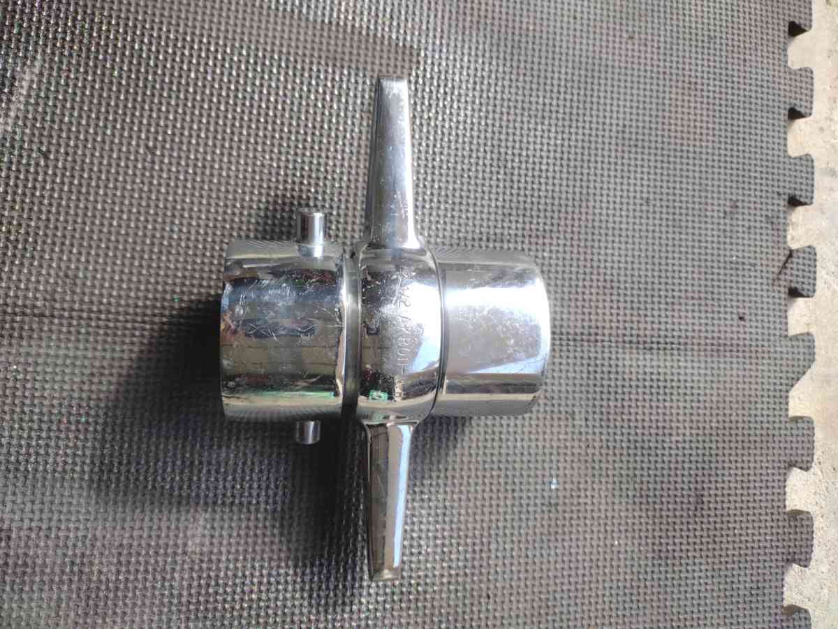 AKRON BFG TWO N A HALF inch Hydrant adapter - Katy, Texas - FleaMarketBay