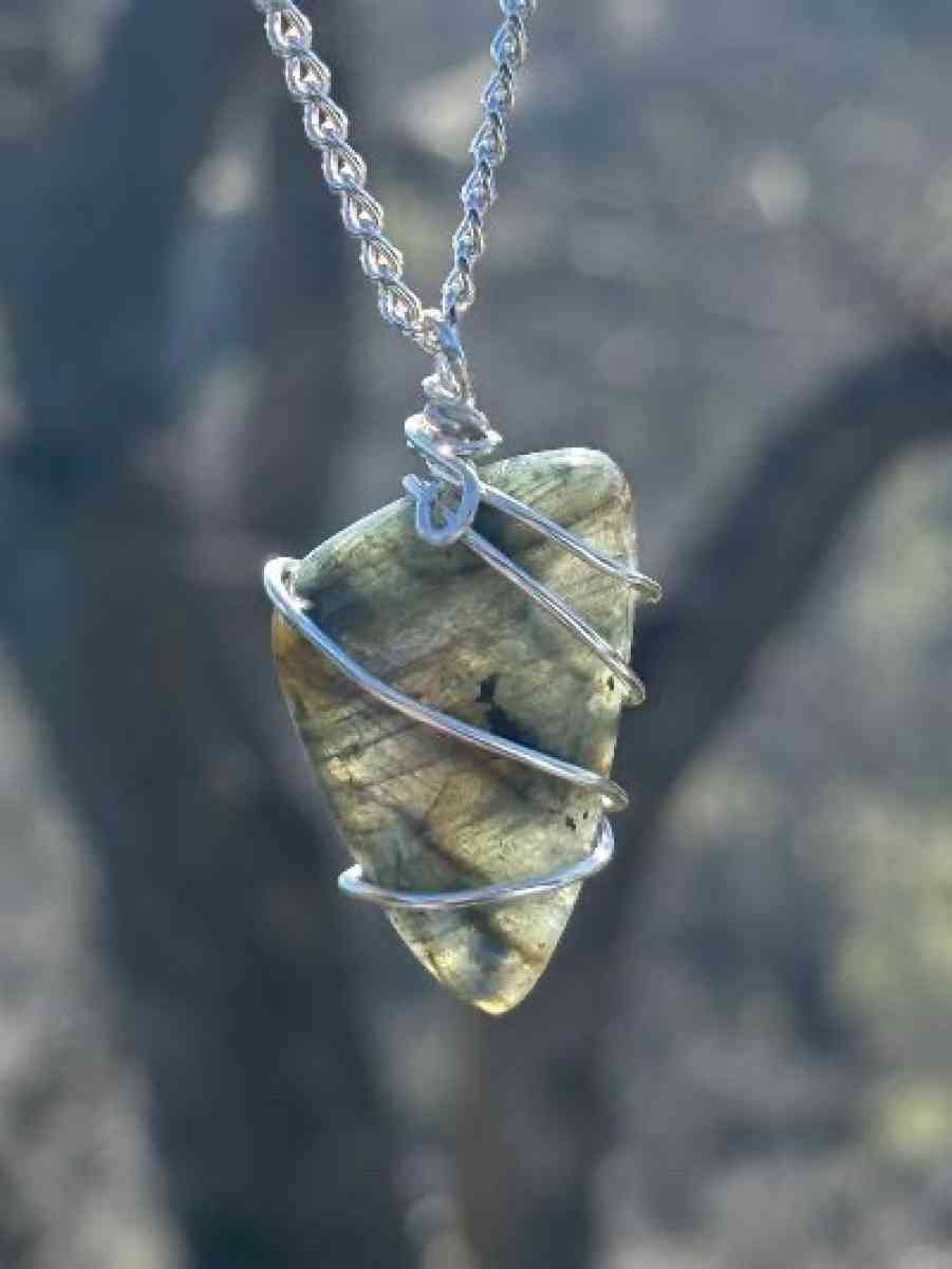 Handmade wire wrapped labaradorite pendant - Tehachapi, California - FleaMarketBay