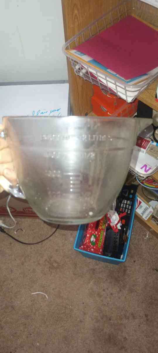 Pyrex bowls and other Pyrex baking dish - Suwannee, Florida - FleaMarketBay