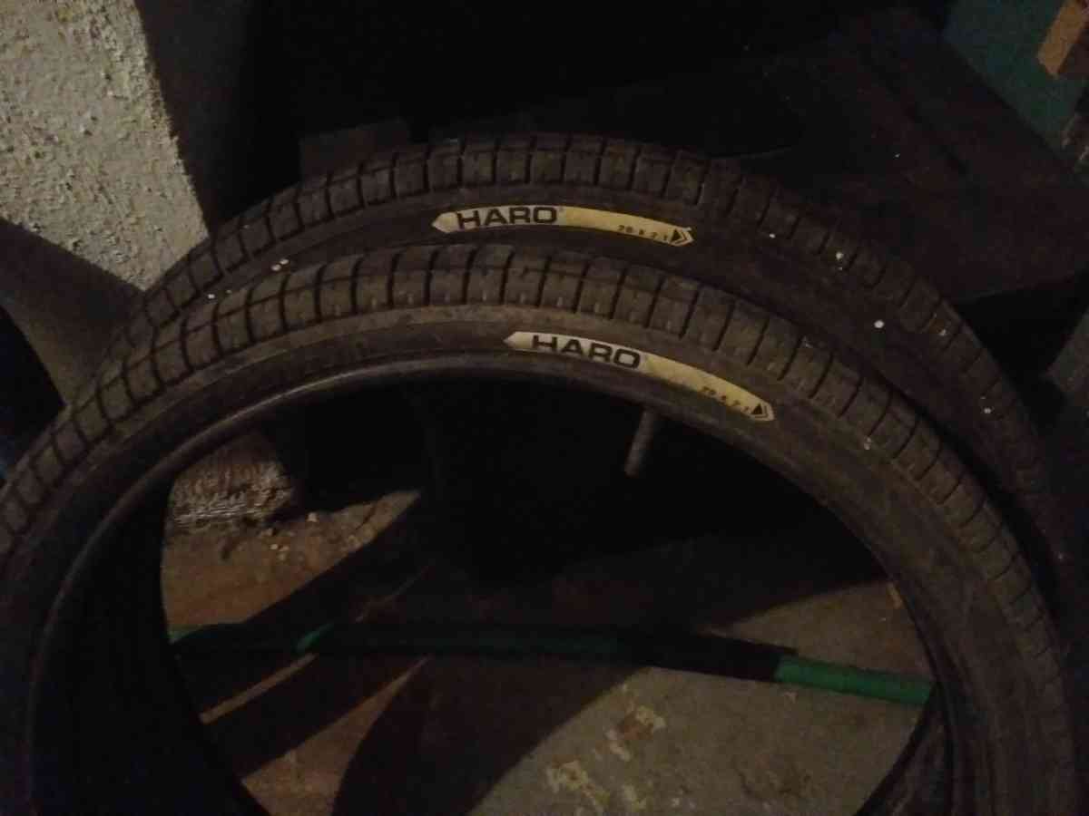 two of them are matching sets one is a horror tires and I do - Adolph, Minnesota - FleaMarketBay