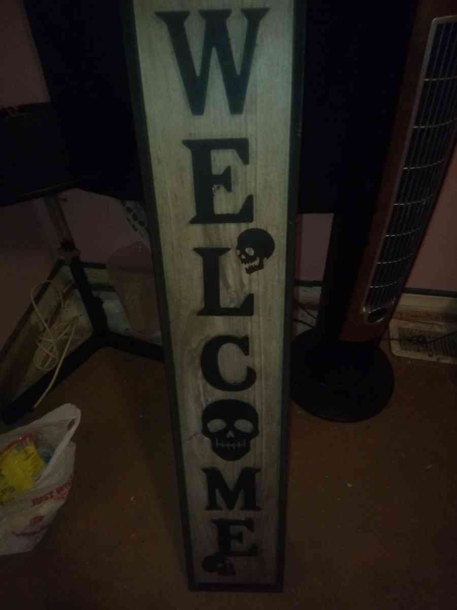 welcome light up Halloween sighn - Torrance, California