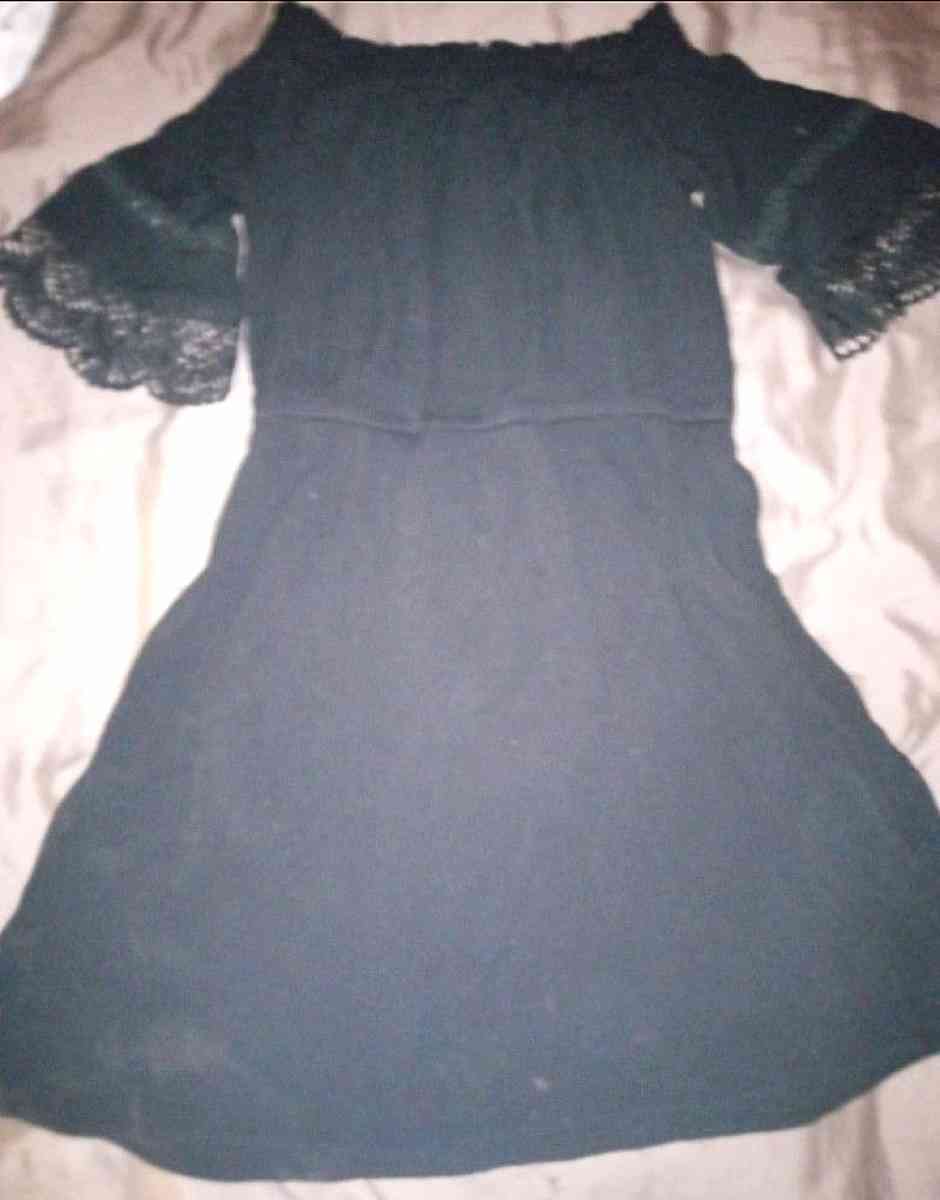 XHILARATION SIZE SMALL - Cleveland, Tennessee - FleaMarketBay