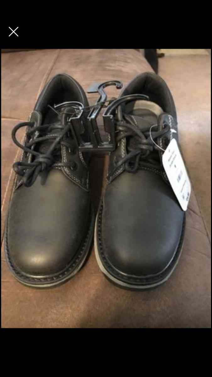 NWT size 9 men shoes - Boise, Idaho