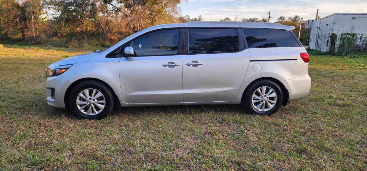 kia Sedona 2017 - Orlando, Florida - FleaMarketBay