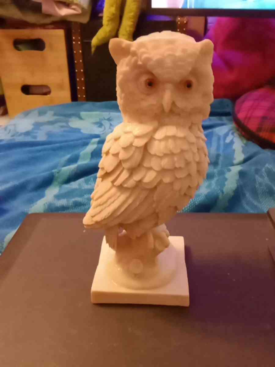 Alabaster carved figurine white owl w red eyes - Muskogee, Oklahoma - FleaMarketBay