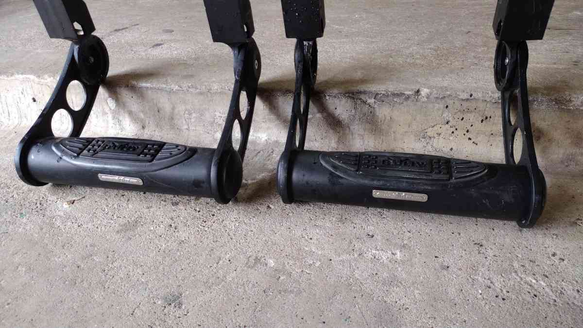 BULLY STEPS Pair 2 universal fit fully adjustable - Katy, Texas - FleaMarketBay