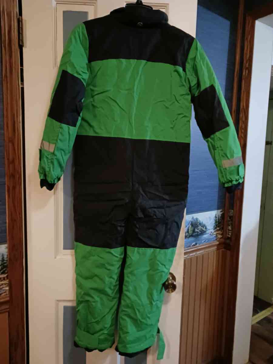 Snowsuit - Middleburg, Pennsylvania - FleaMarketBay