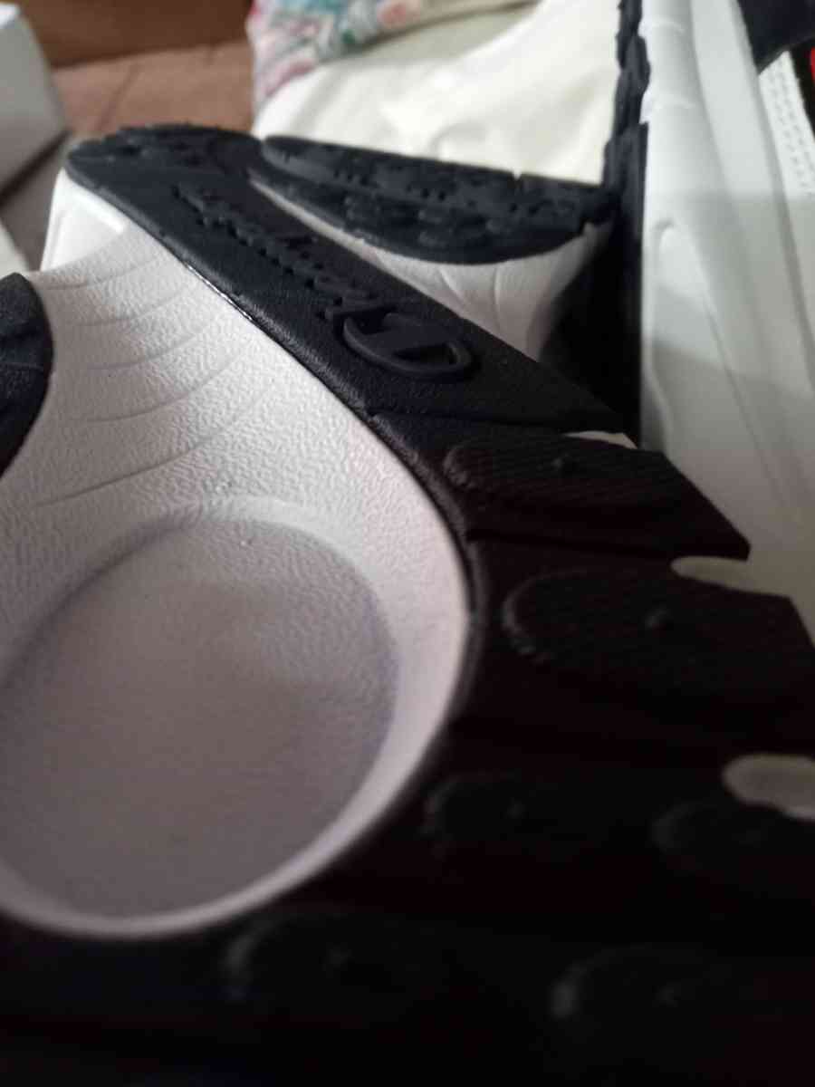 Althletic tennis shoes - Gastonia, North Carolina - FleaMarketBay