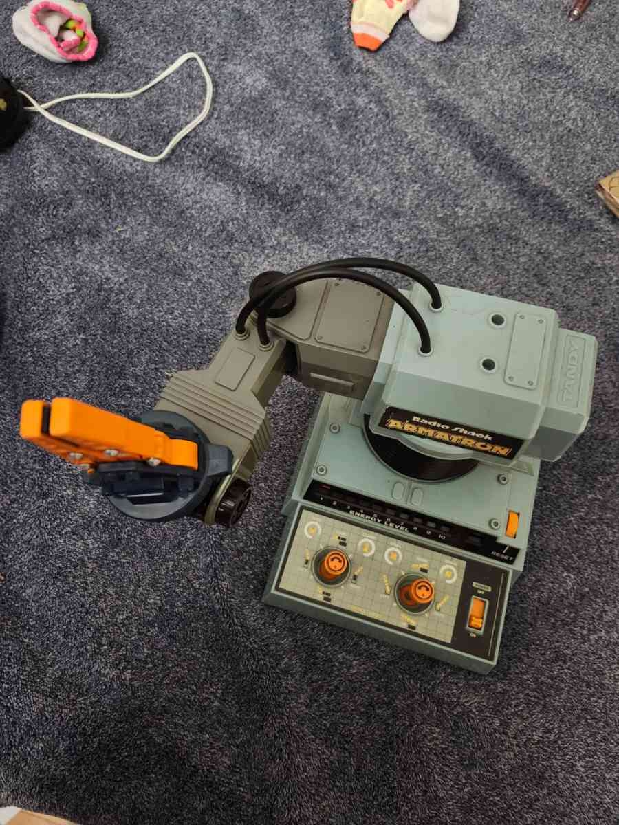 Toys robot - San Jose, California - FleaMarketBay