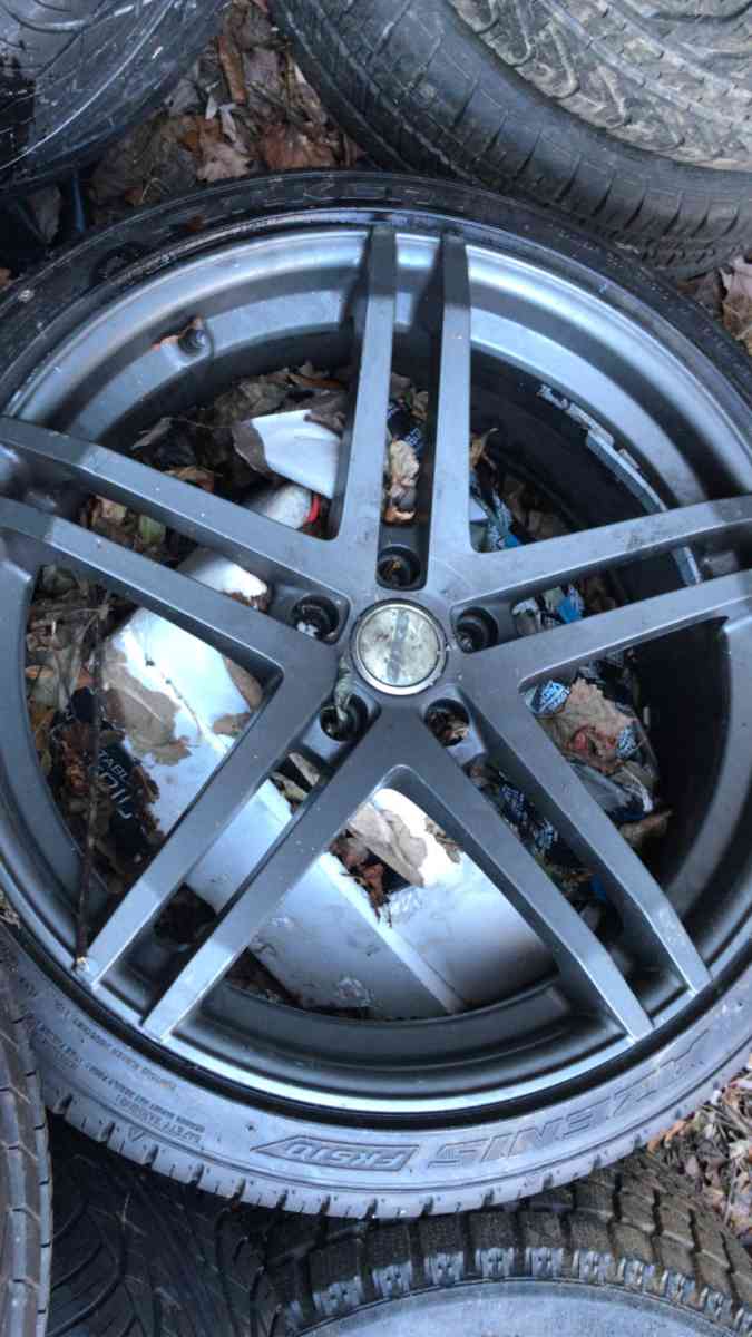 wheel and tires - Fairfax, Virginia