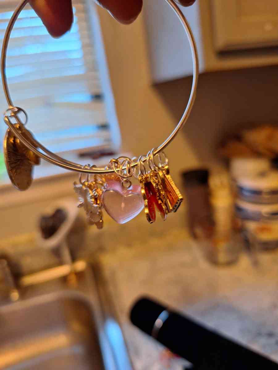 bracelet and keychain - Charleston, South Carolina - FleaMarketBay