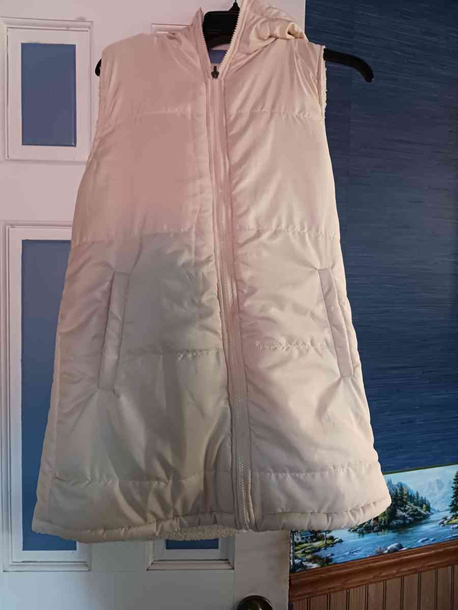 Cream Long Vest - Middleburg, Pennsylvania