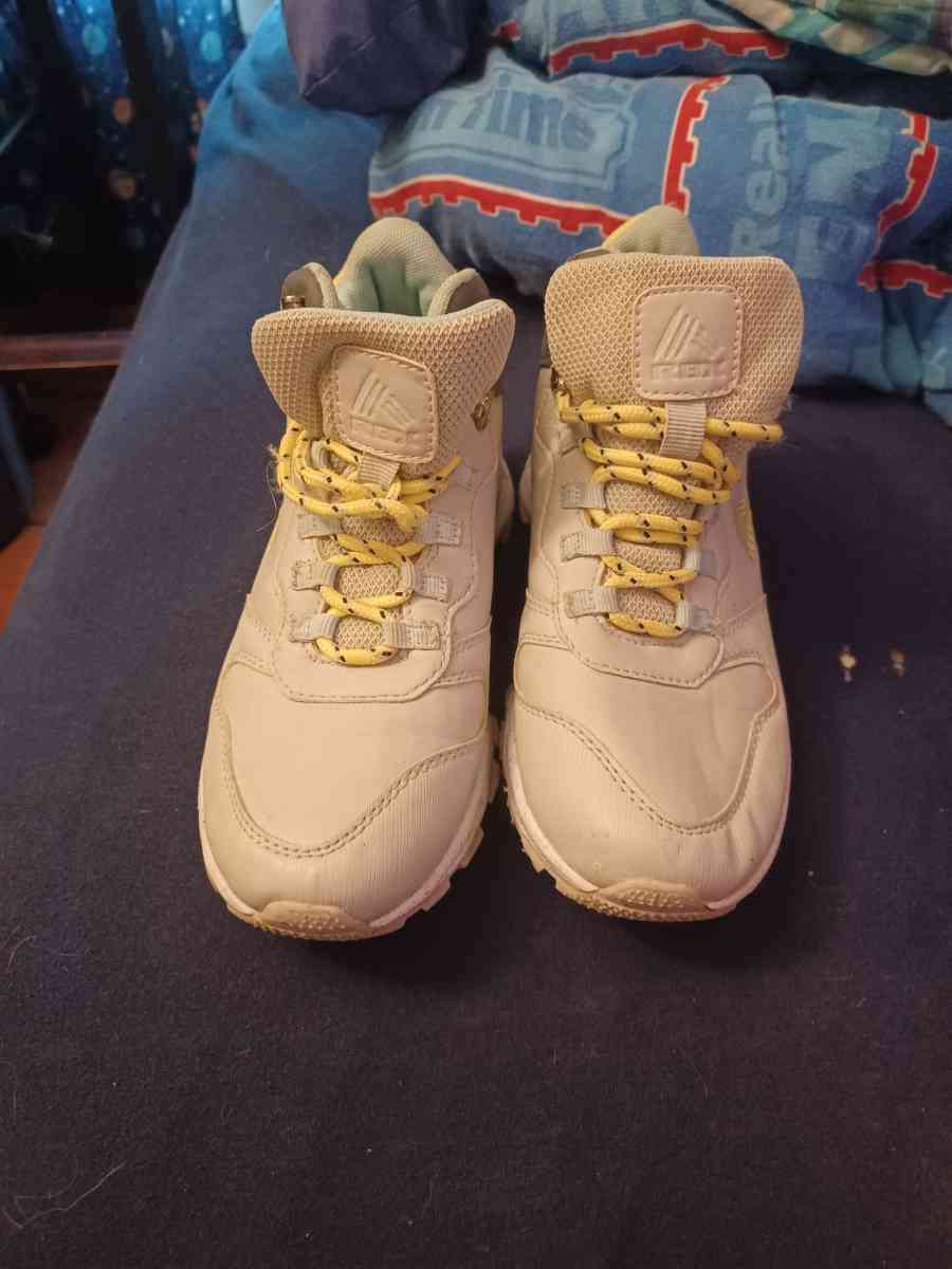 winter boots - Warriors Mark, Pennsylvania