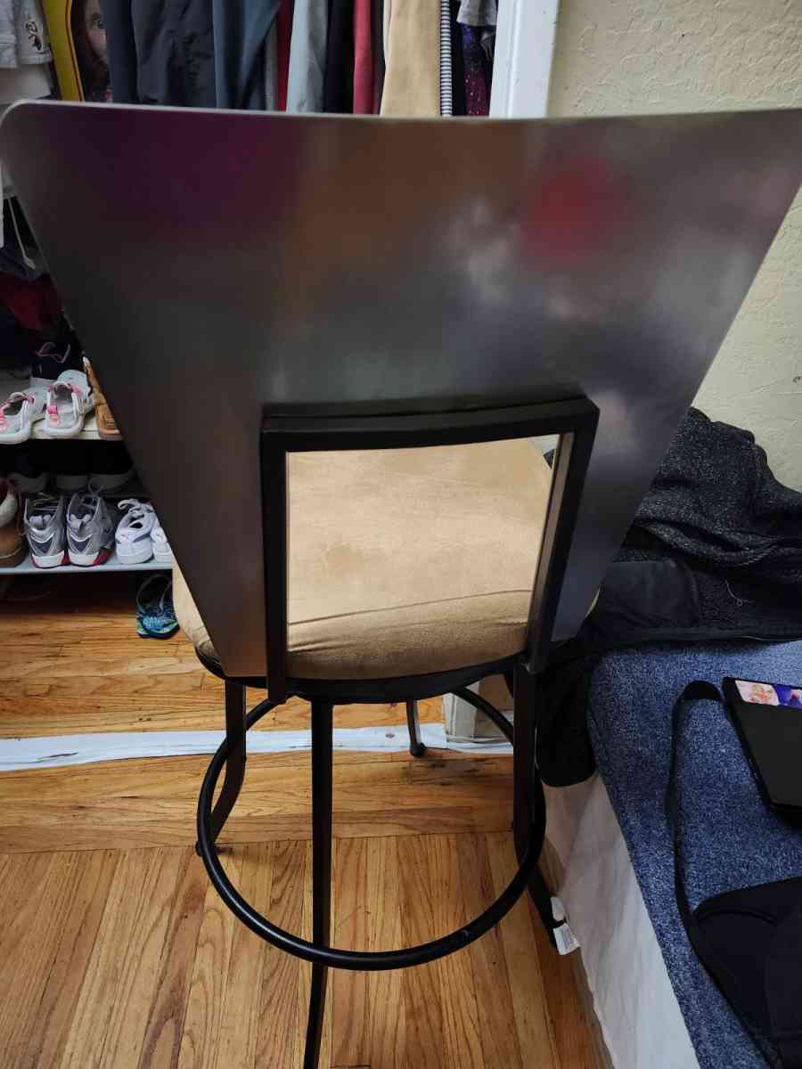 chair - San Jose, California - FleaMarketBay