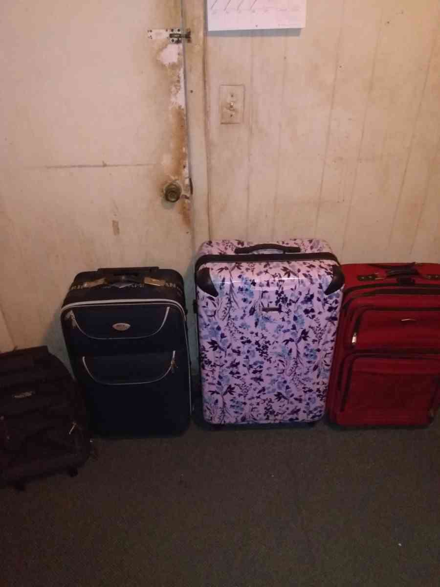 4 suit case - Barnegat, New Jersey