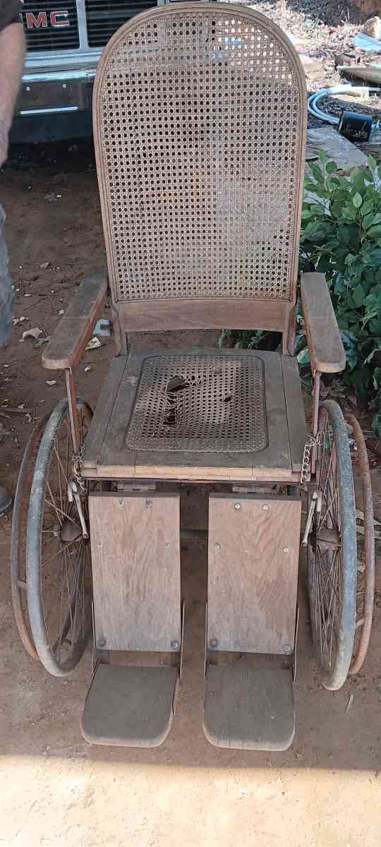 Mid 1800s wheelchair potty portable - Carbon Hill, Alabama - FleaMarketBay