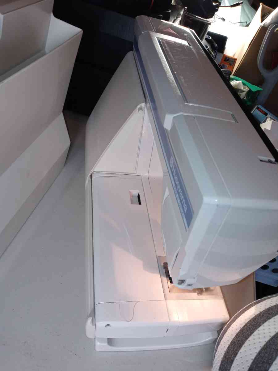 Husqvarna Rose 400 embroidery sewing machine - Dayton, Ohio - FleaMarketBay