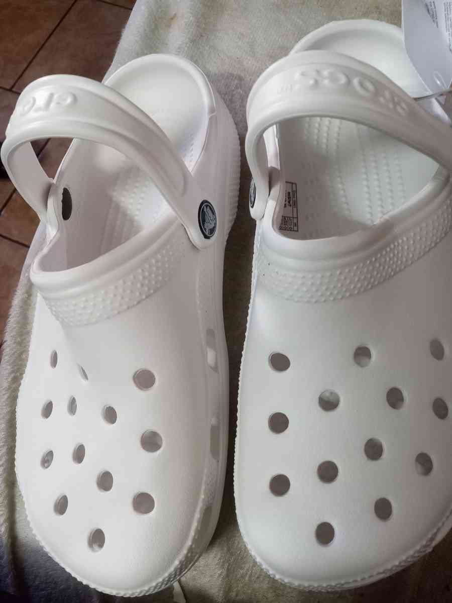 slippers - Gastonia, North Carolina - FleaMarketBay