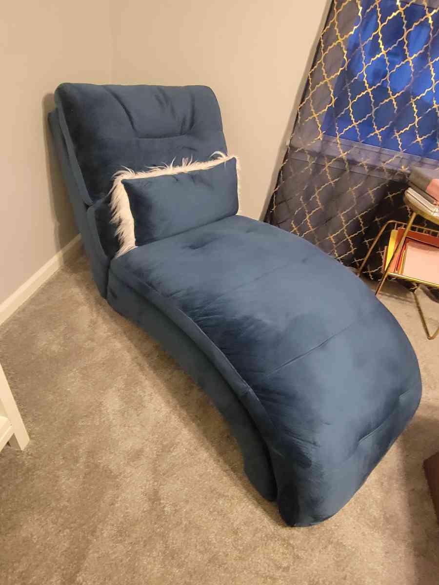 Chaise Lounge - Virginia Beach, Virginia - FleaMarketBay