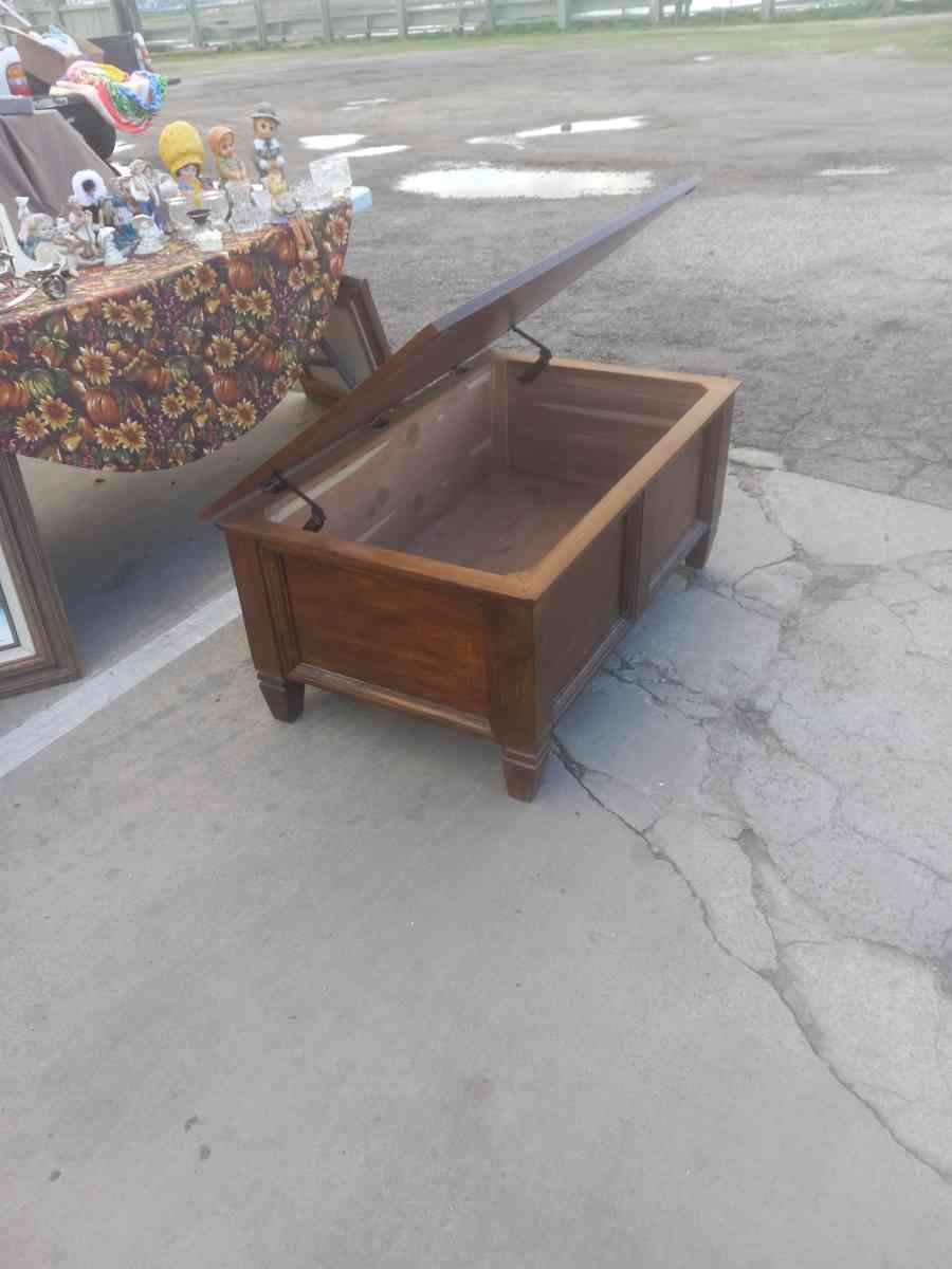 wood  chess - Tulare, California - FleaMarketBay