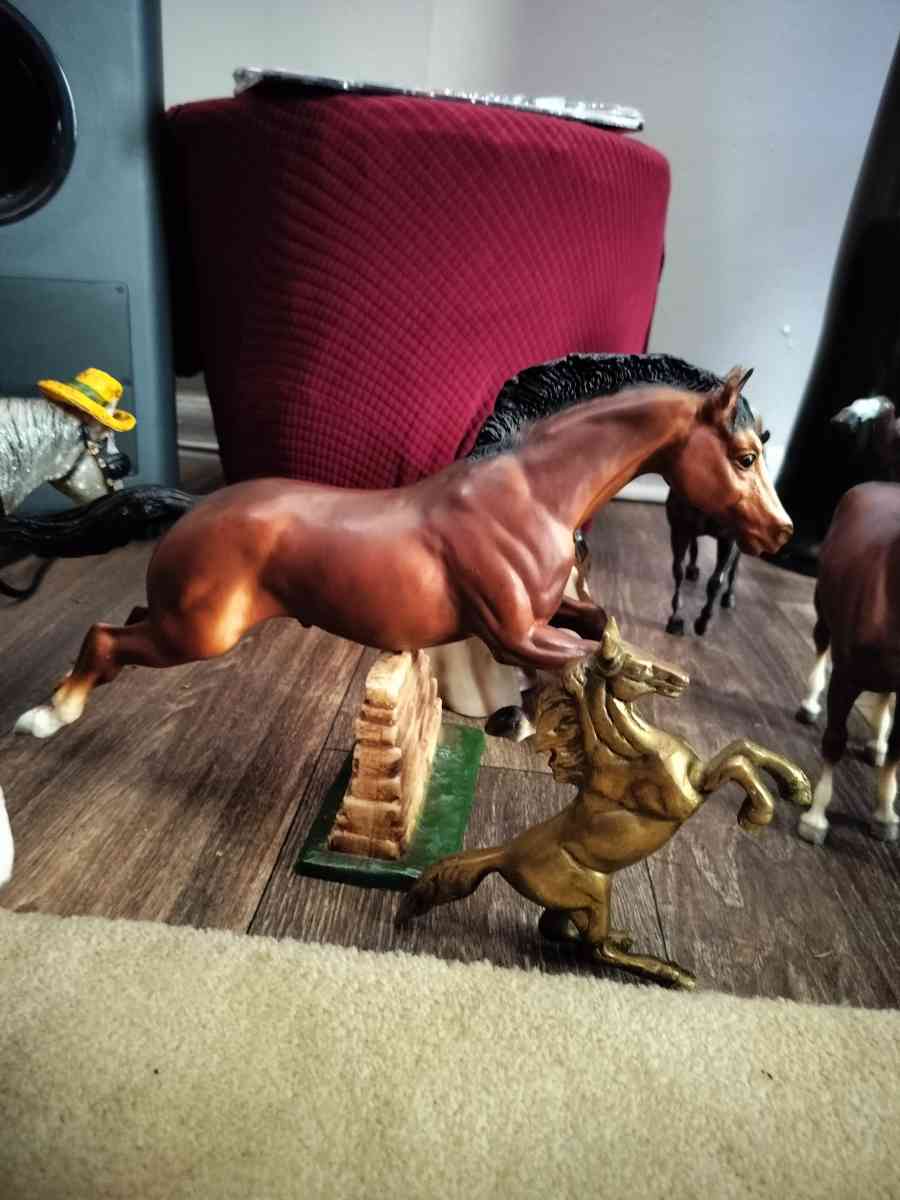 Brayer horse collectables - Hixson, Tennessee - FleaMarketBay